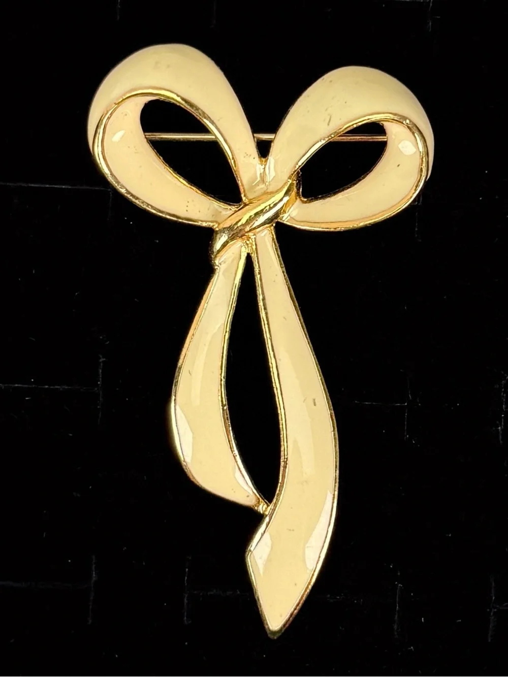 Goldtone Bow Cream Colored Brooch